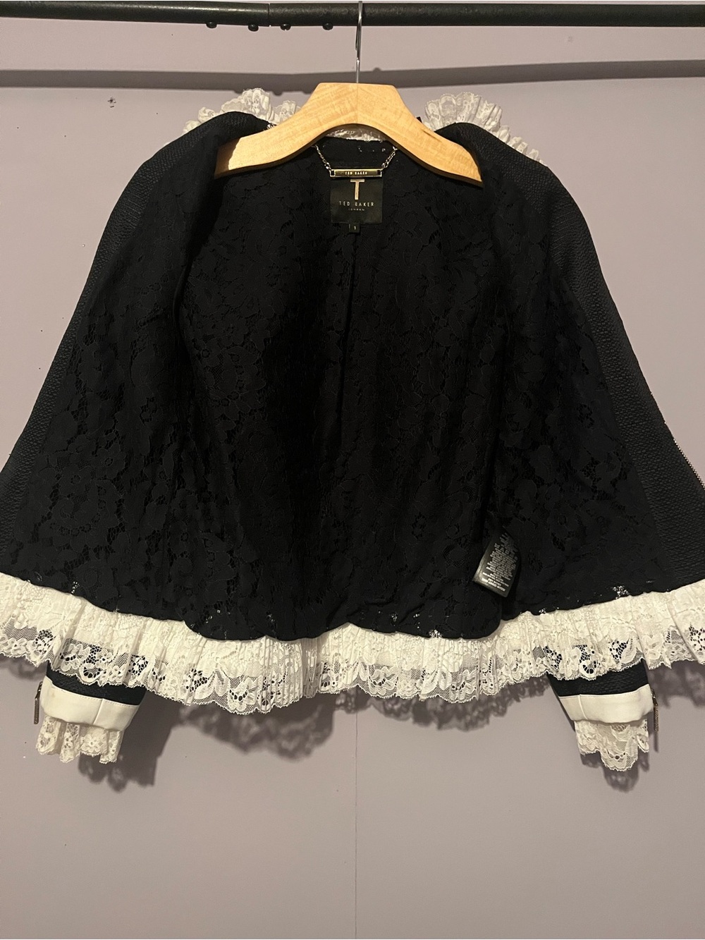🖤Ted Baker Blazer with Ruffles & Lace🤍 - Picture 4 of 7